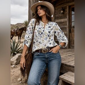 Daniel Rainn women’s Floral V-Neck Button-Front Blouse in Cream and Blue Med